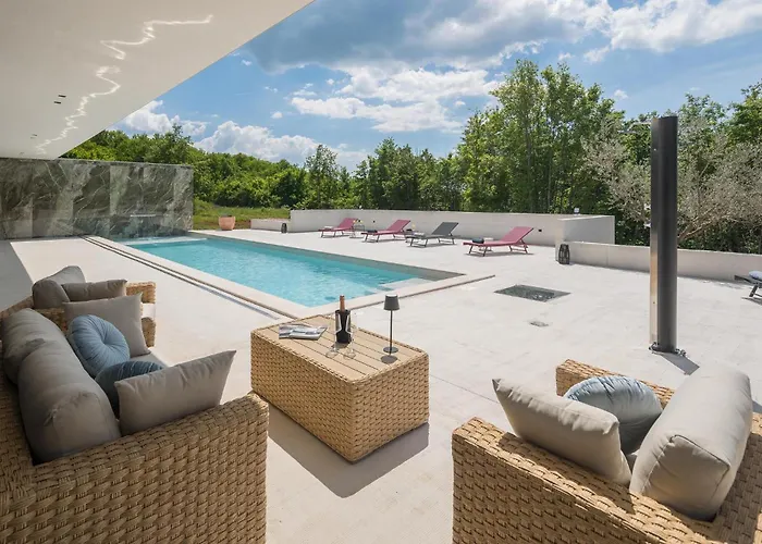 3 Bedroom Awesome In Feriehus Sterna