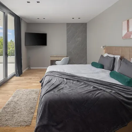 3 Bedroom Awesome In Sterna * Boskari