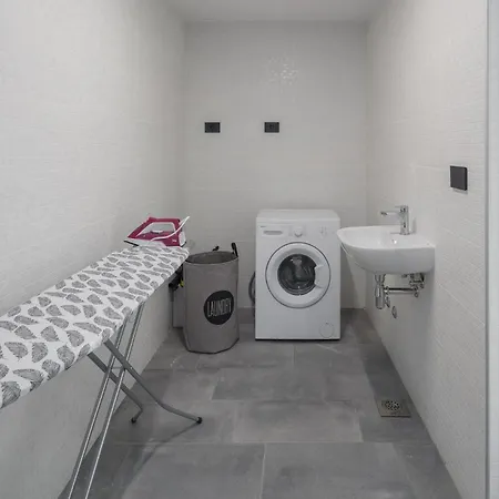 3 Bedroom Awesome In Sterna Boskari