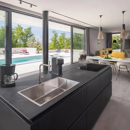 3 Bedroom Awesome In Vakantiehuis