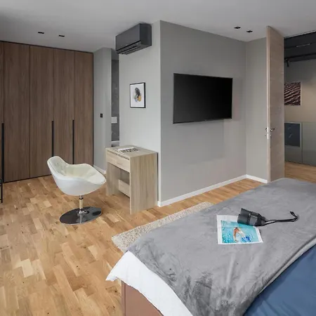 3 Bedroom Awesome In Sterna Boskari