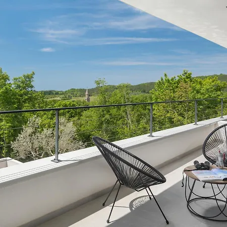 3 Bedroom Awesome In Sterna Holiday home *