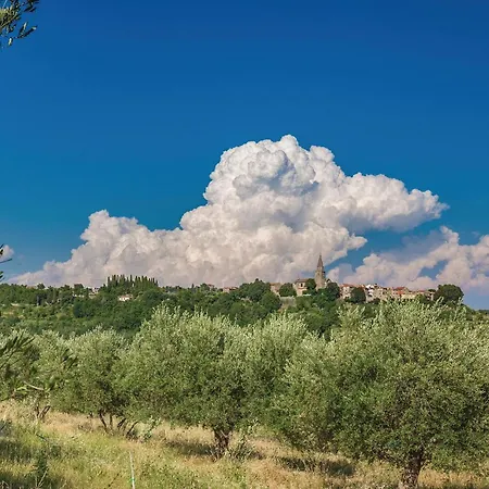 3 Bedroom Awesome In Sterna Holiday home *
