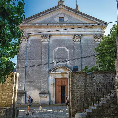 3 Bedroom Awesome In Σπίτι διακοπών Sterna