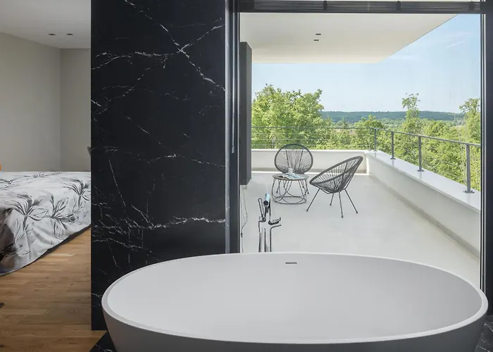 3 Bedroom Awesome In *