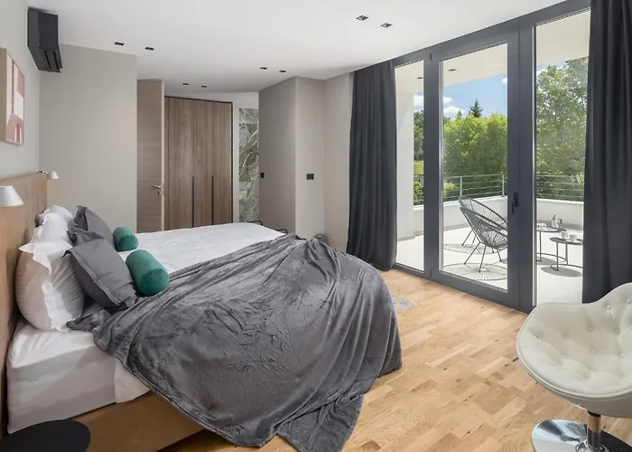 3 Bedroom Awesome In * Sterna