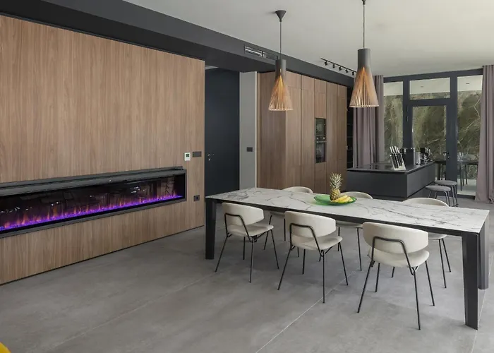 3 Bedroom Awesome In * Sterna